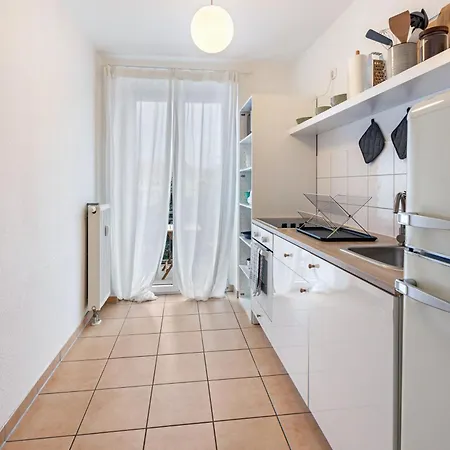 Am Bauhausmuseum * Дессау